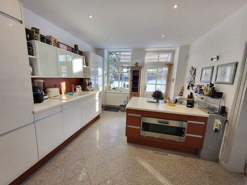 EG: Küche mit Terrassenzugang - 