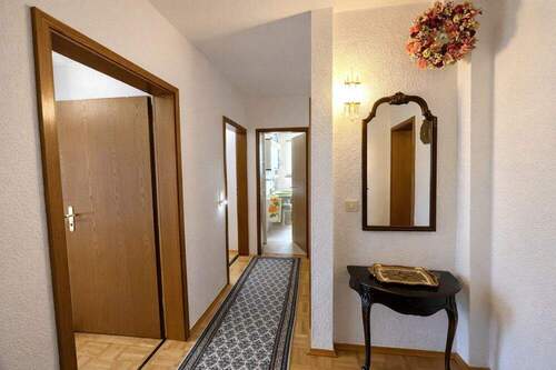 Einladende Diele - 3 Zimmer Etagenwohnung zum Kaufen in Bensheim