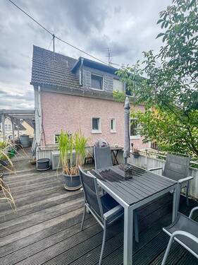 Terrasse am Obergeschoss - 9 Zimmer Mehrfamilienhaus, Wohnhaus in Linz