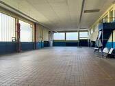 Halle, innen - 