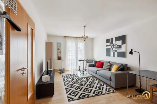 Wohnzimmer - Einrichtungsbeispiel - Helle 2-Zimmer-Wohnung mit Balkon und Tiefgaragenstellplatz in zentraler Lage von Bad Abbach