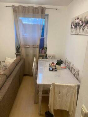 Esstisch im Wohnzimmer - 