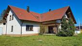 Südansicht - Idyllisches und gepflegtes Landhaus mit Einlieger-Wohnung, Doppel-Garage und Werkstatt-Halle