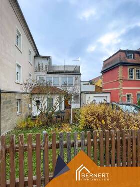 Garten - 1 Zimmer Mehrfamilienhaus, Wohnhaus in Lichtenfels