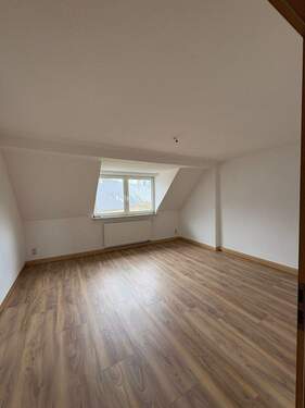 Zimmer 1 - Etagenwohnung mit 77,00 m&sup2; in Plauen zur Miete
