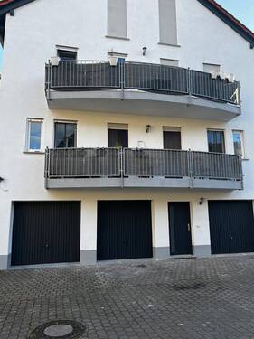 Rückansicht mit Balkone - 3 Zimmer Etagenwohnung zur Miete in Bad Kreuznach