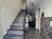 Eingang / Flur / Treppe - 