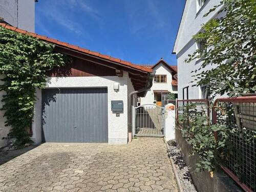 Garage, Stellplätze - 6 Zimmer Mehrfamilienhaus, Wohnhaus zum Kaufen in Au in der Hallertau