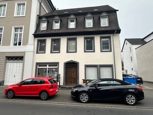 Straßenansicht Gebäude 2 - 