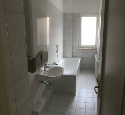 Tageslichtbad mit Wanne - 