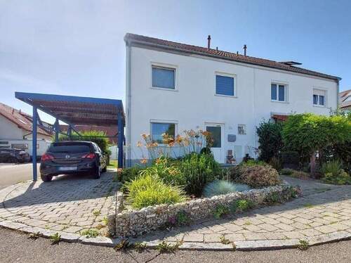 Hausansicht - Doppelhaushälfte mit Terrassengarten und ausgebautem Dachgeschoss!