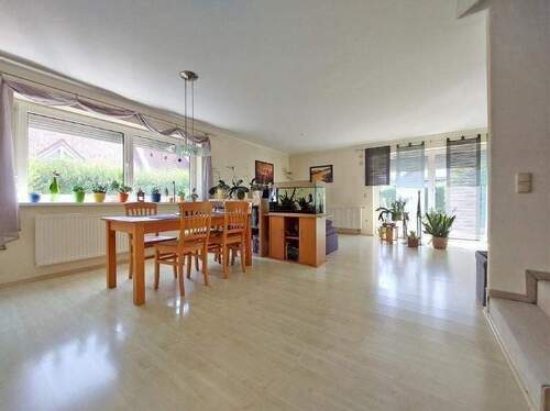 Wohnen/Essen - 5 Zimmer Doppelhaushälfte in Kumhausen