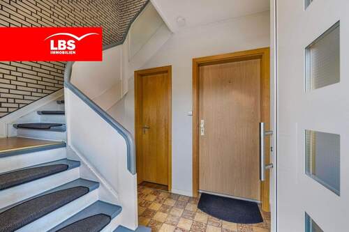 EG: Treppenhaus - Mehrfamilienhaus, Wohnhaus mit 180,00 m&sup2; in Leverkusen zum Kaufen