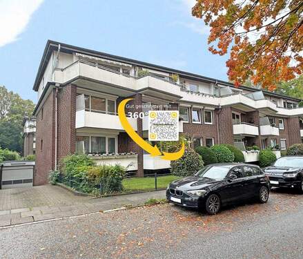 Straßenansicht - Gut geschnitten mit Tiefgaragenstellplatz