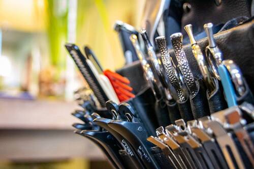 Symbolbild - Friseursalon inmitten von Reinbek - voll ausgestattet, mit Kundenstamm zu übergeben