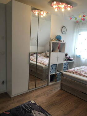 Kinderzimmer, OG ca. 13 qm - 