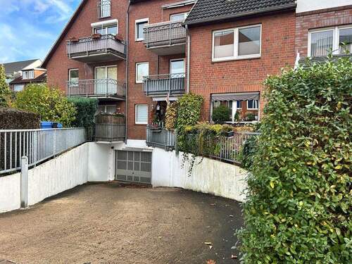 Tiefgaragenabfahrt - 