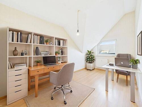 Mustermöblierung Büro - 