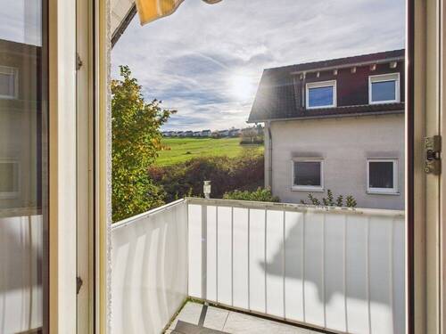 Sonnenbalkon mit Aussicht ins Grüne - 