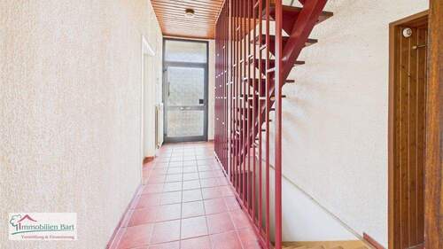 Eingangsbereich - 6 Zimmer Einfamilienhaus zum Kaufen in Beckingen