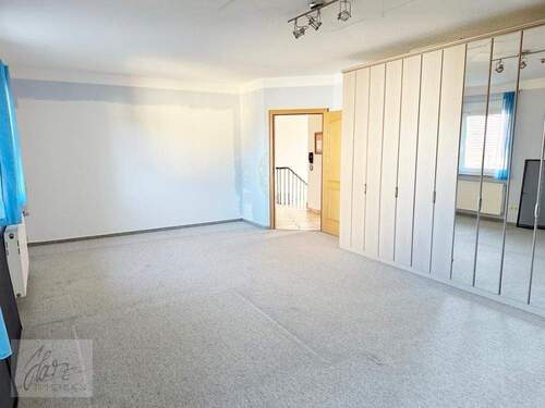 1.Obergeschoss Schlafzimmer 1 - 