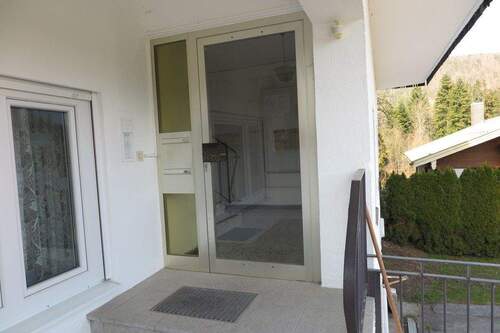 Hauseingang - 3 Zimmer Etagenwohnung zum Kaufen in Schönau am Königssee