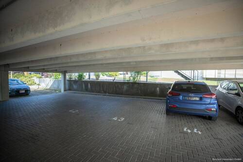 Parkdeck mit Stellplatz - 