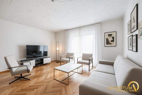 Wohnzimmer OG - Einrichtungsbeispiel - Gepflegtes Zweifamilienhaus mit Einliegerwohnung und Garage in attraktiver Lage von Manching