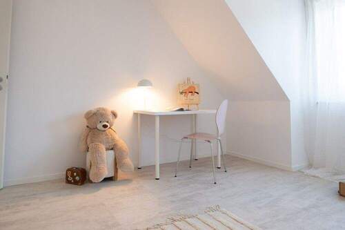 Spielbereich mit Maltisch - 