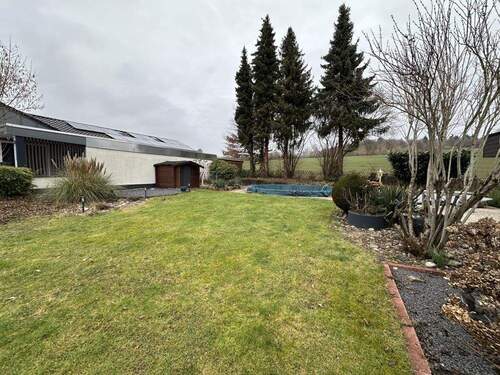 Blick auf das Grundstück - 