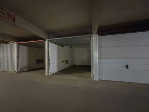 16 Garage - 
