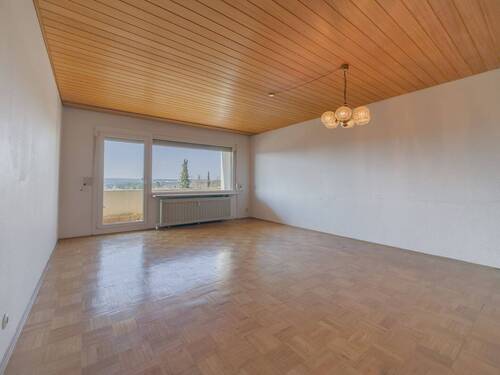 04 Wohnzimmer - Etagenwohnung mit 90,80 m&sup2; in Villingen-Schwenningen zum Kaufen