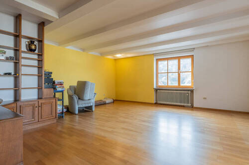 Wohnzimmer (1) - 7 Zimmer Einfamilienhaus zum Kaufen in Passau / Hals