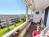 Balkon (mit Markise) - 