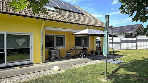 Terrasse - 8 Zimmer Mehrfamilienhaus, Wohnhaus zum Kaufen in Klettgau
