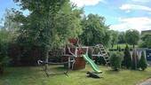 Spielplatz - 8 Zimmer Mehrfamilienhaus, Wohnhaus in Klettgau