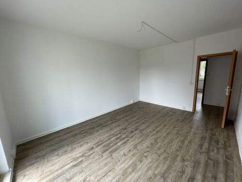 Beispielbild Wohnzimmer - 4 Zimmer Etagenwohnung zur Miete in Aschersleben