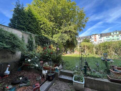 Gartenansicht Haus 3 - 1 Zimmer Mehrfamilienhaus, Wohnhaus in Oberhausen