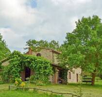 Roccalbegna - Bauernhaus mit großem Pferdestall, Scheunen und 38 Hektar Land | Immobilie Toskana