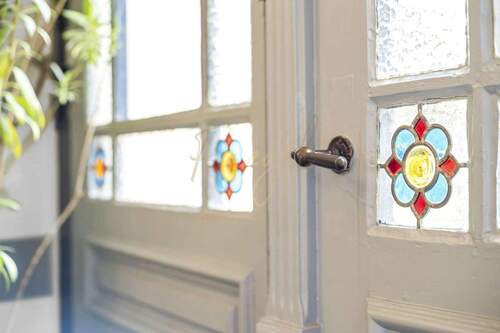 Fenster mit Verzierung - 