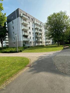 Balkonrückseite Neue Straße 11-15.jpeg - Modernisierte 2-Zimmer-Wohnung im Hochparterre in Innenstadtnähe