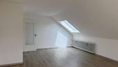 Wohn- Essbereich - Modernisierte Dachgeschosswohnung im ruhigen 3-Parteien-Haus in Gablingen
