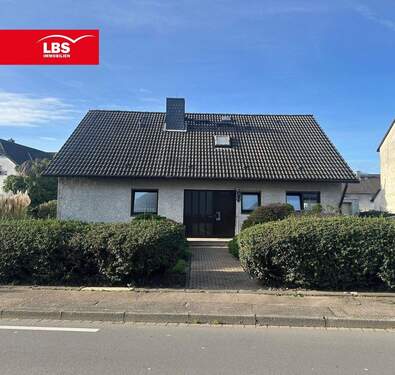 Hausansicht - Großzügiges Einfamilienhaus mit Einliegerwohnung in Leverkusen Bürrig!