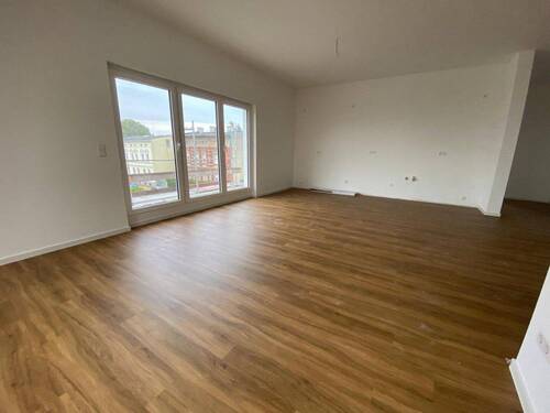 Bild 1 - 3 Zimmer Wohnung mit Balkon - 1.363,00&nbsp;EUR Kaltmiete, ca.&nbsp; 98,10&nbsp;m&sup2;&nbsp;Wohnfl&auml;che