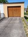 Garage und Stellplatz davor - 