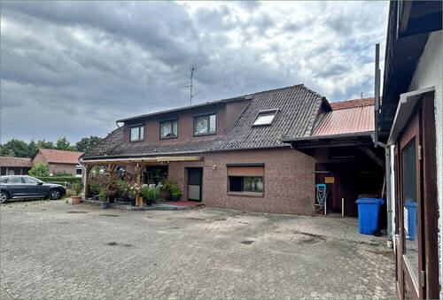 Außenansichht Wohnhaus - Mehrfamilienhaus, Wohnhaus mit 170,00 m² in Müden (Aller) / Flettmar zum Kaufen