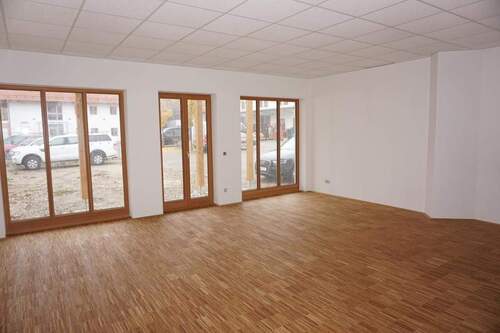 Büro raum 1 - leer - Büro mit 163,00 m&sup2; in Kirchheim bei München zur Miete