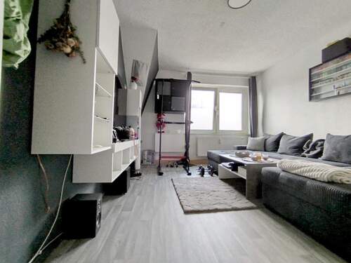 Wohnzimmer - 2 Zimmer Etagenwohnung zur Miete in Essen