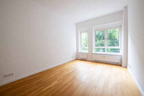 Titelbild - Zuhause im Herzen Kreuzbergs: Sanierte Altbauwohnung mit Tageslichtbadezimmer - BEZUGSFERTIG