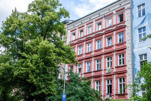 Fassade - 2 Zimmer Etagenwohnung zum Kaufen in Berlin